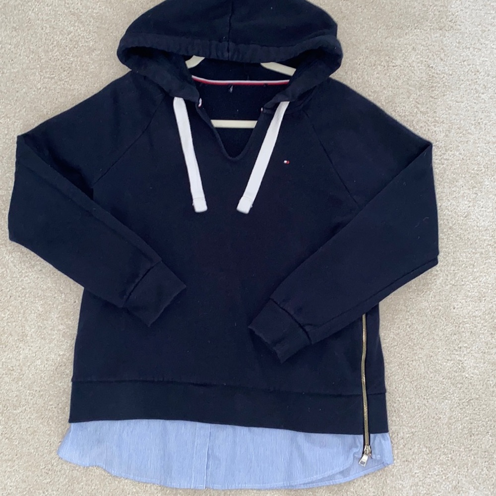 Tommy Hilfiger navy sweatshirt